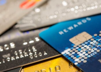 Conheça os tipos de cartão de crédito e como escolher entre eles